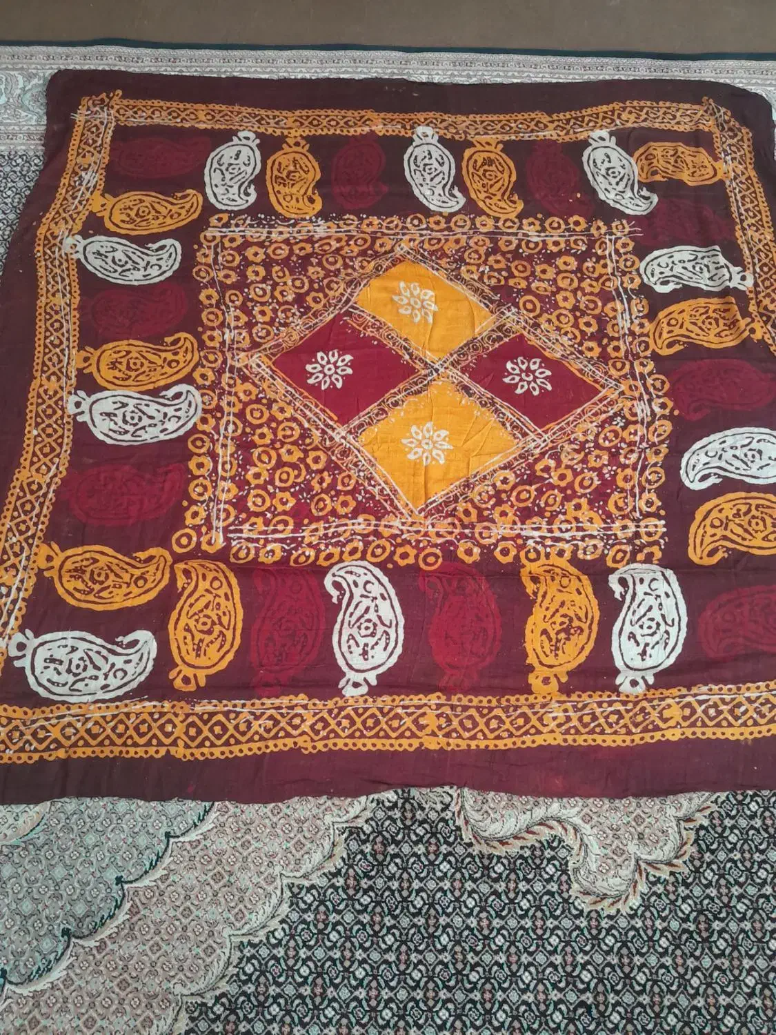 شال (یایلیق)|لباس|مشگین شهر, |دیوار