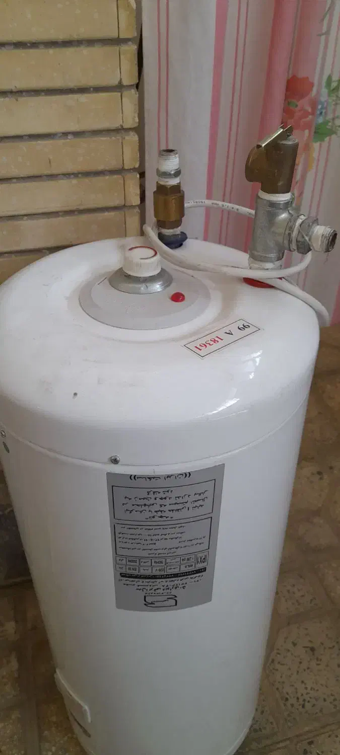 اب گرمکن برقی ۴۰لیتری ازمون نونو|آبگرمکن، پکیج، شوفاژ|شاهینشهر, اقبال لاهوری|دیوار