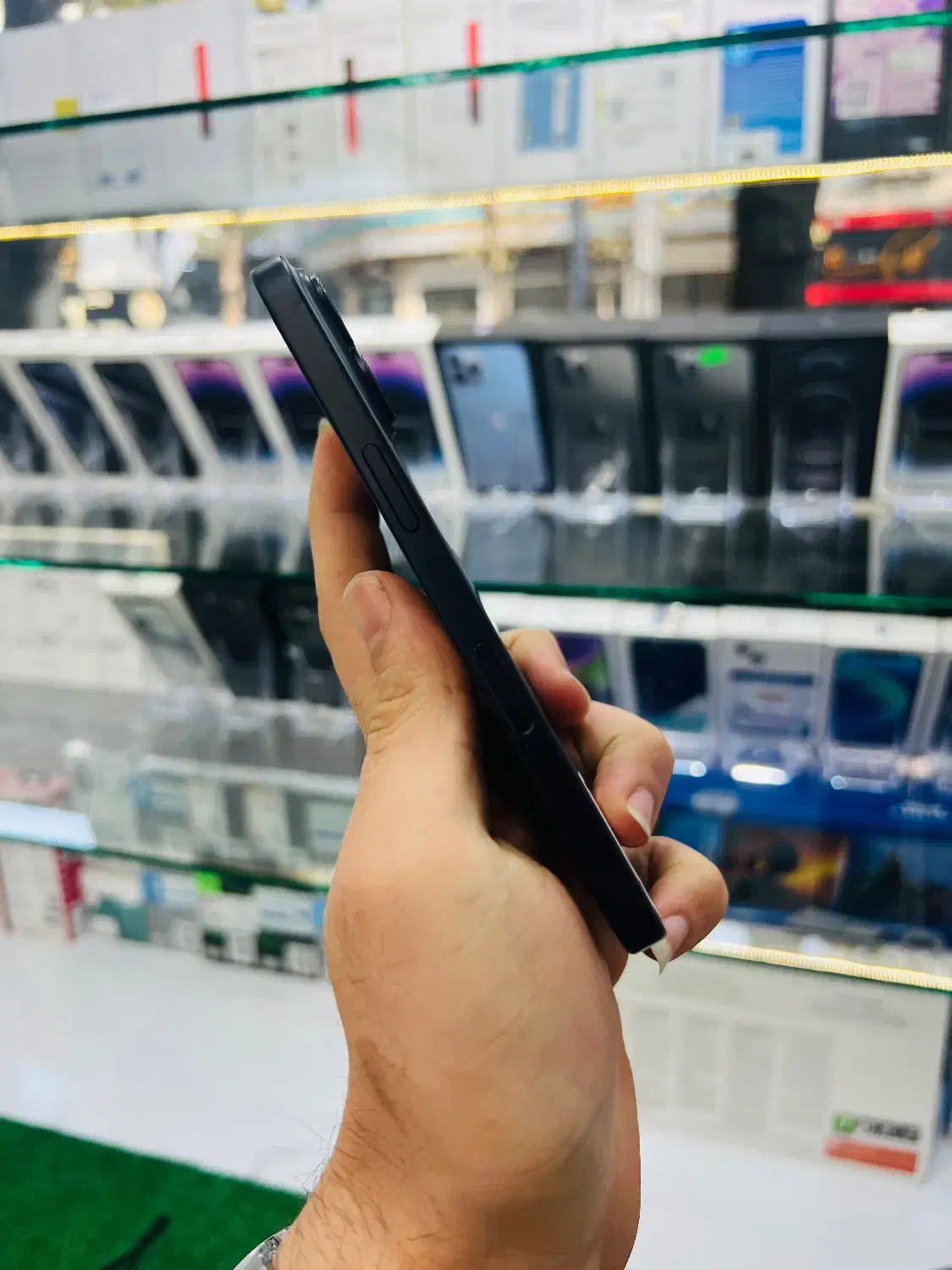 آیفون ۱۶ حافظه ۱۲۸ گیگ ۱۵ ماه گارانتی|موبایل|رشت, بازار|دیوار