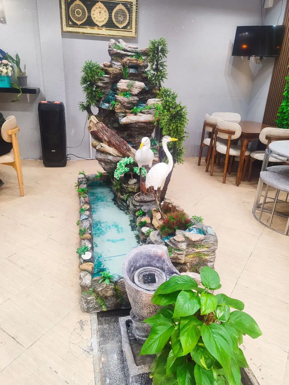 چایخانه همکار با حقوق مزایا|استخدام خدمات فروشگاه و رستوران|اصفهان, آبشار|دیوار