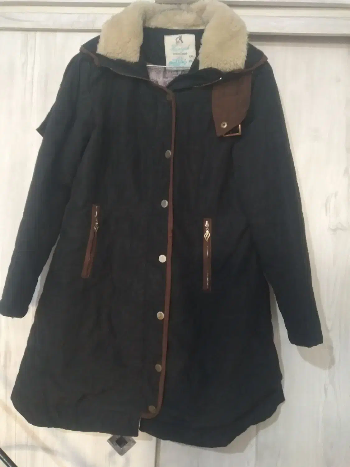 بارونی یقه خزدار مناسب سایز ۳۸ تا ۴۲|لباس|رشت, شهرک صبا|دیوار