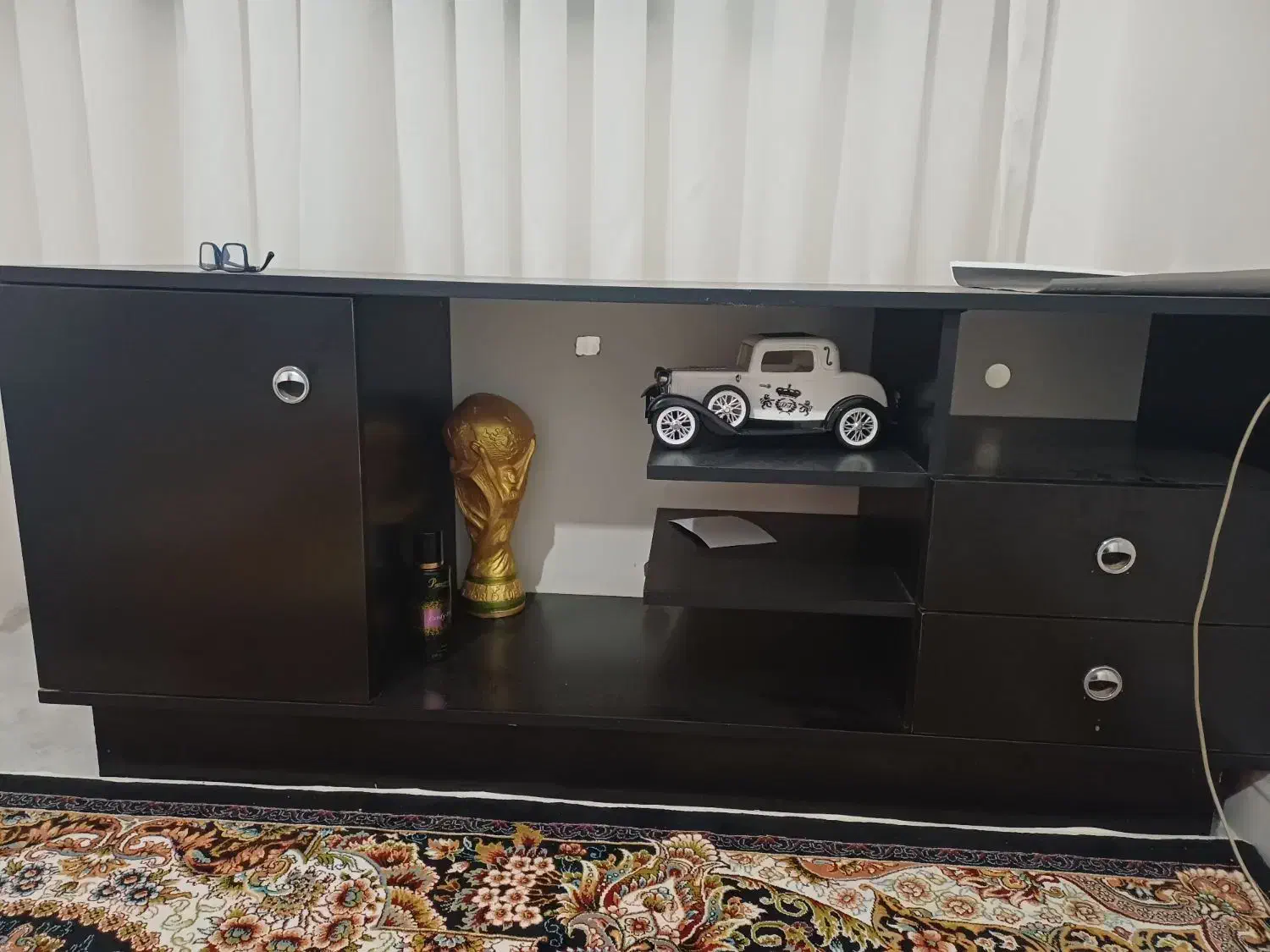 میز تلویزیون|میز تلویزیون|هشتگرد, هشتگرد قدیم|دیوار