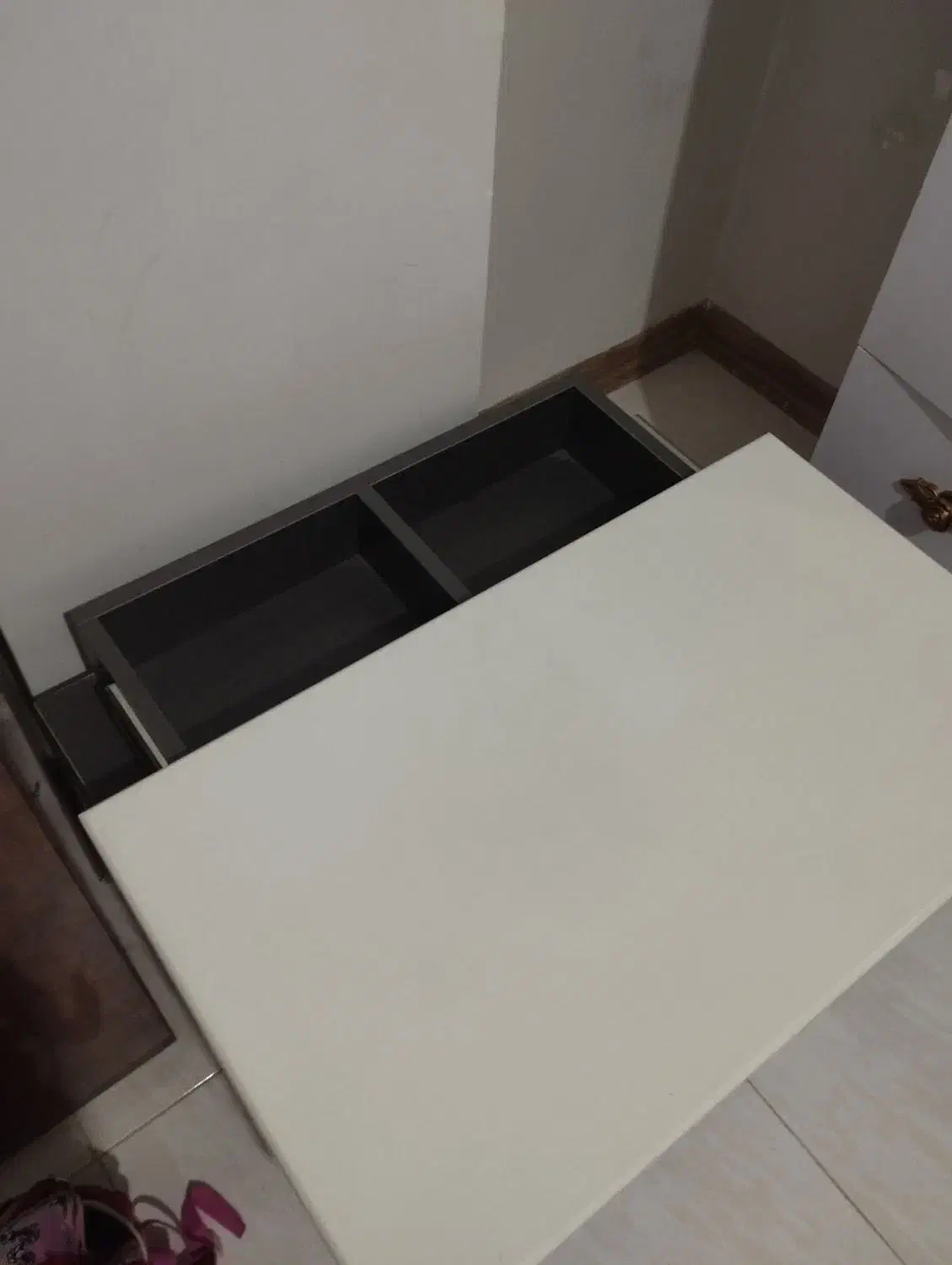 پاتختی کشومخفی|تخت و سرویس خواب|رباط‌کریم, مسکن مهر آبشناسان|دیوار