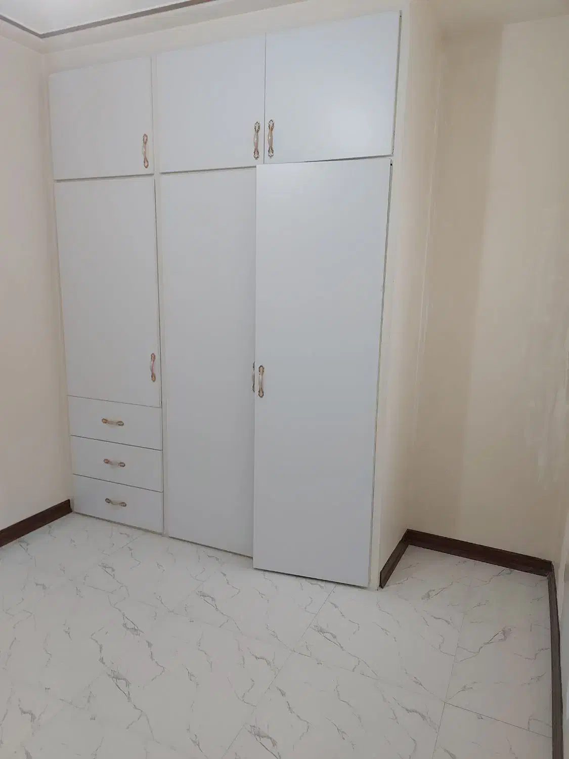 اجاره آپارتمان مشیریه پارکینگ انباری بزرگ مشیریه|اجارهٔ آپارتمان|تهران, مشیریه|دیوار