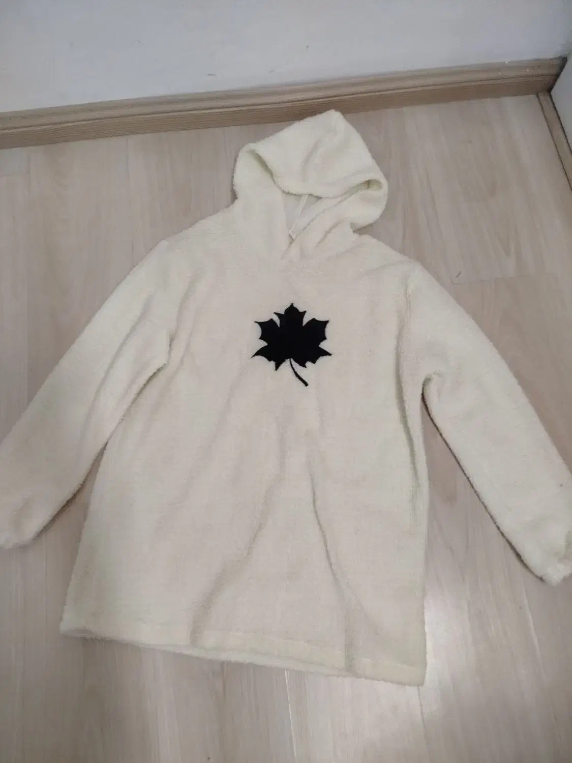 هودی طرح برگه|لباس|اردبیل, |دیوار