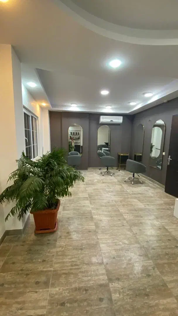 اجاره صندلی ( درصدی)برای لاین‌های تخصصی آرایشگاه|خدمات آرایشگری و زیبایی|لاهیجان, شهید آوینی|دیوار