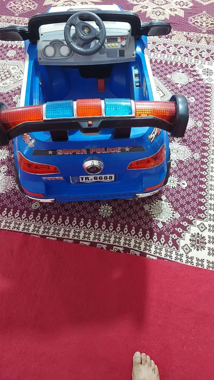 یک عدد ماشین شارزی احتیاج  به سرویس کوچک داره|اسباب‌بازی بچه|نسیم‌شهر, |دیوار