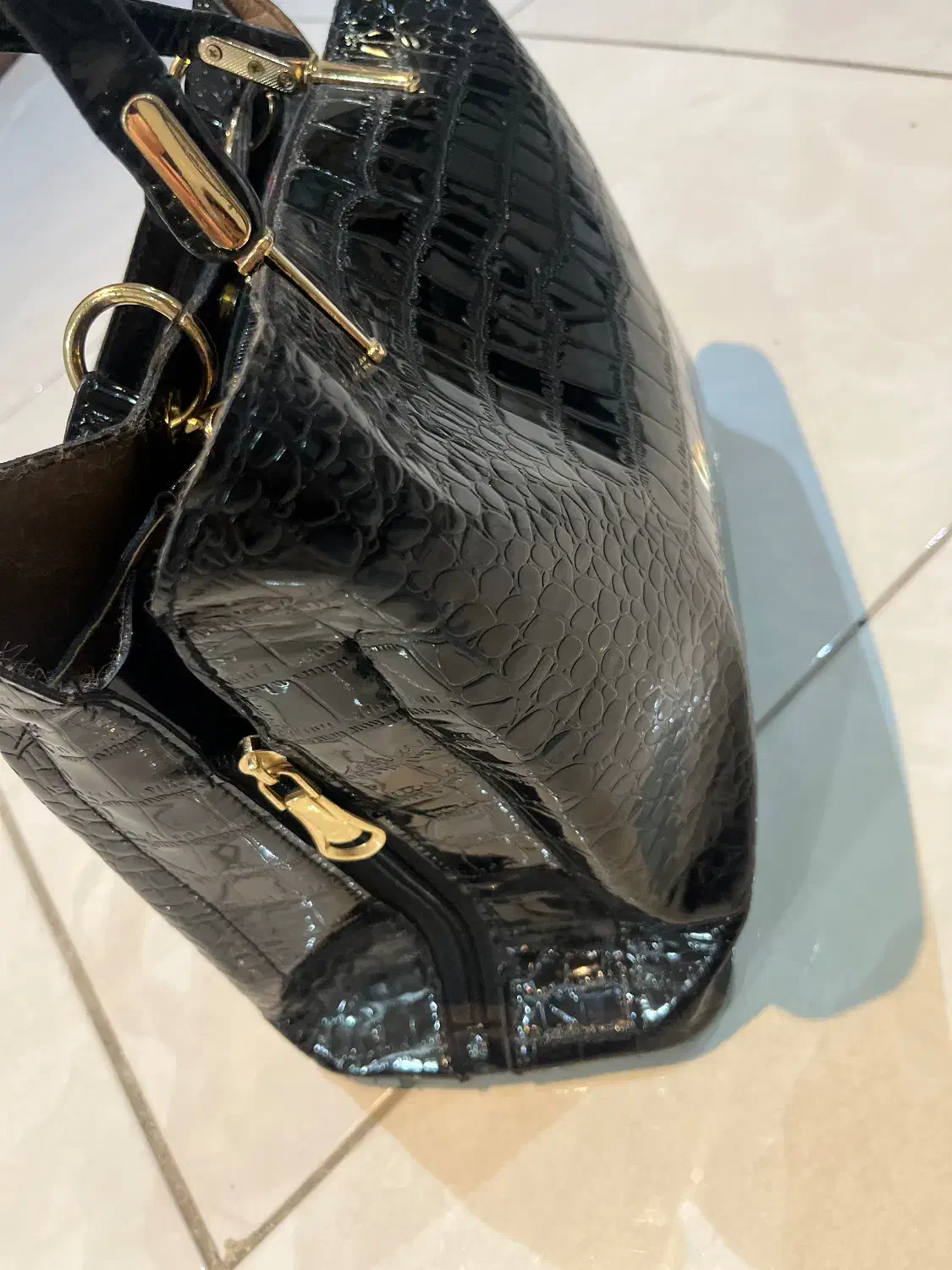 کیف ورنی مدل صندوقی در حد خیلی نو|کیف، کفش، کمربند|قم, سالاریه|دیوار