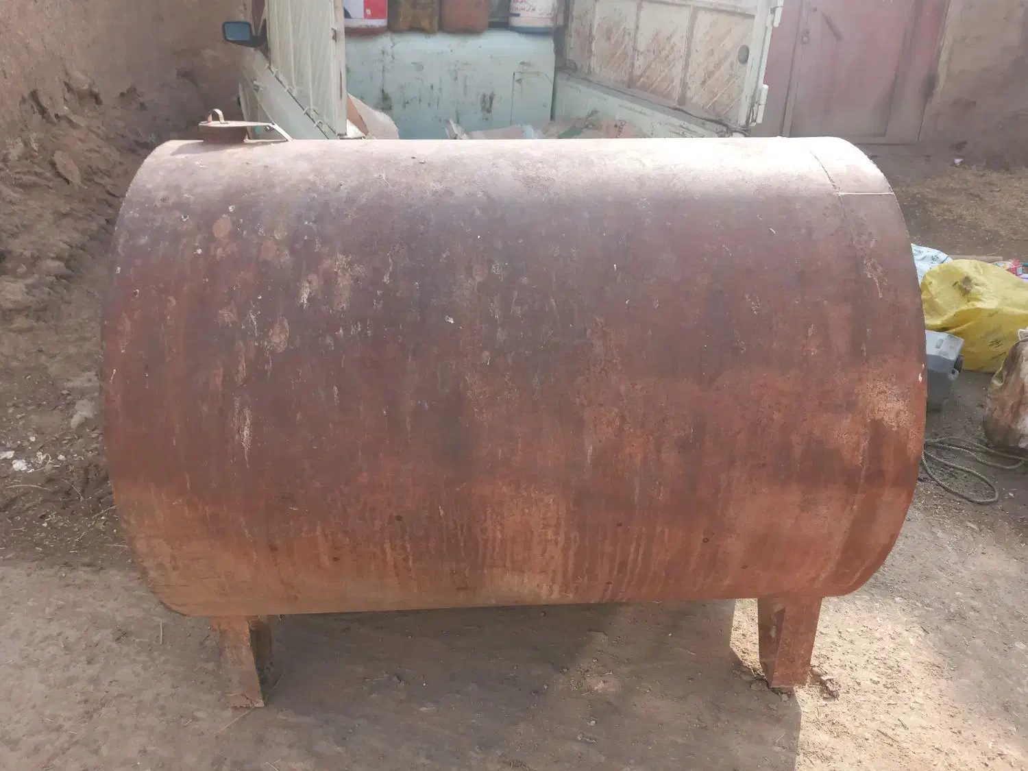 تانکر ۱۰۰۰ لیتر ورق ۲ میل به بالا|مصالح و تجهیزات ساختمان|مهاباد (آذربایجان غربی), |دیوار