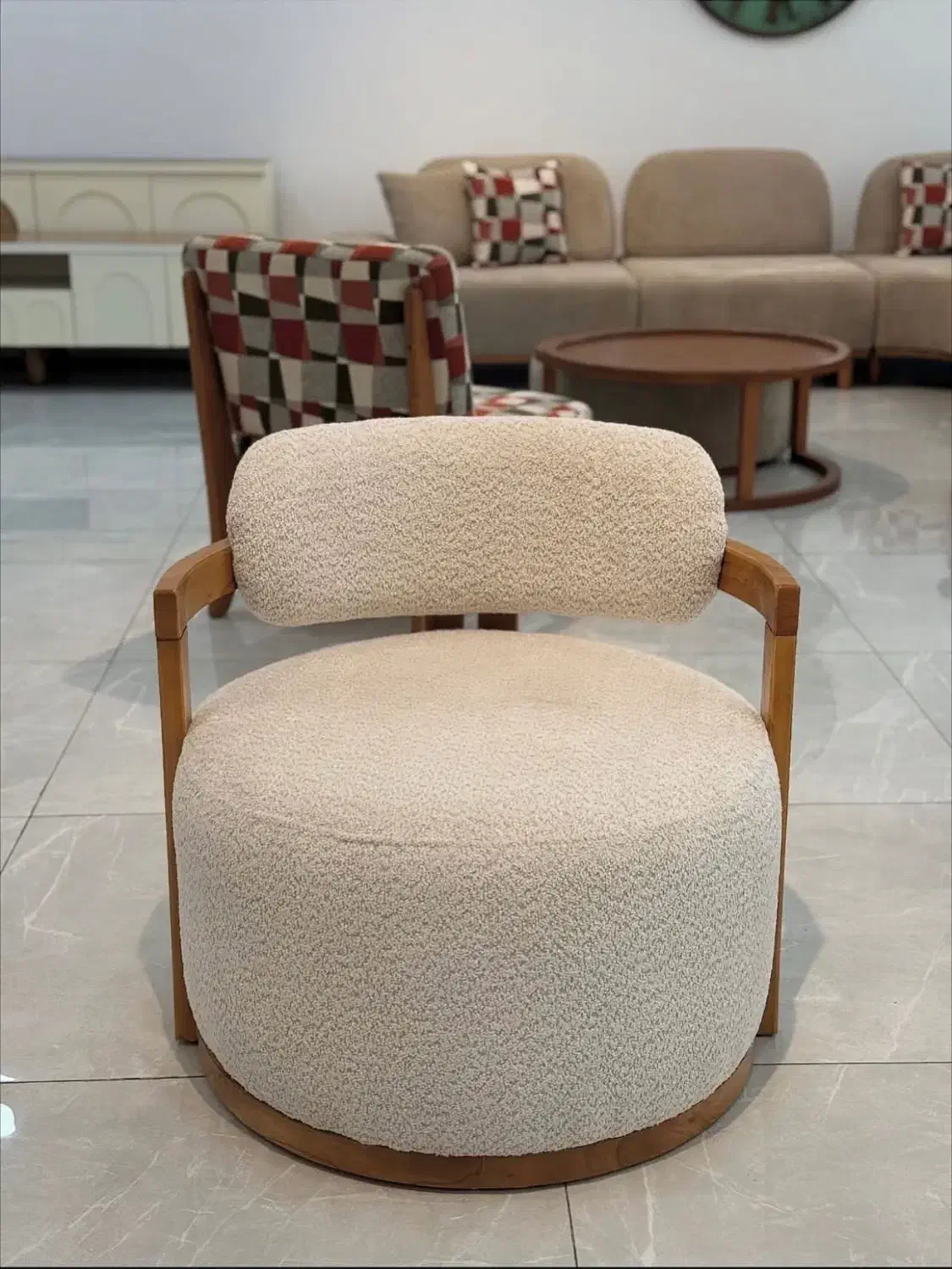 نوین کاشان صنعت مبل|مبلمان خانگی و میز عسلی|کاشان, ۲۲ بهمن|دیوار