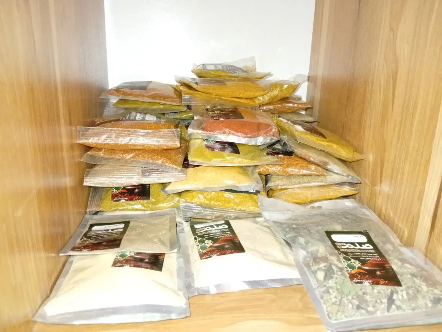 (ادویه خانگی دستی در شهر آبادان)|عمده‌فروشی|آبادان, |دیوار