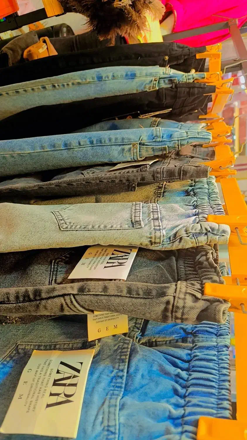 حراج انواع شلوار جین و پارچه ای شومیز و بافت|لباس|بروجرد, |دیوار