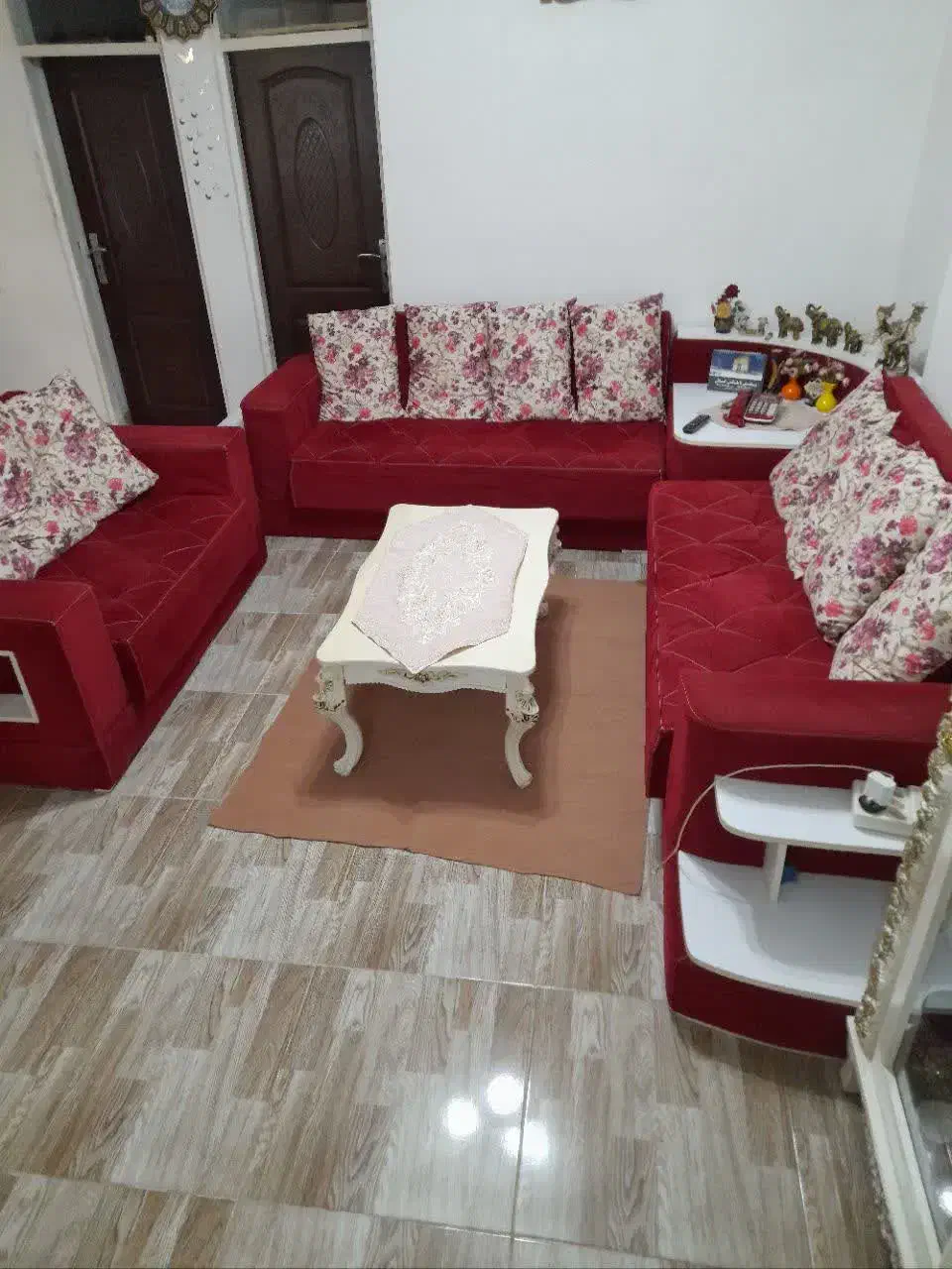 مبل ۹ نفره|مبلمان خانگی و میز عسلی|رشت, رودبارتان|دیوار