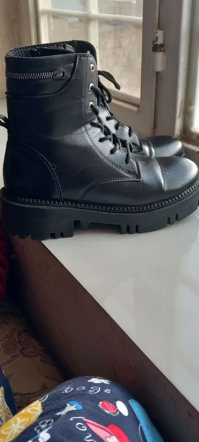 نیم بوت سایز ۴۰ و کفش مردانه سایز ۴۳|کیف، کفش، کمربند|ایلام, |دیوار