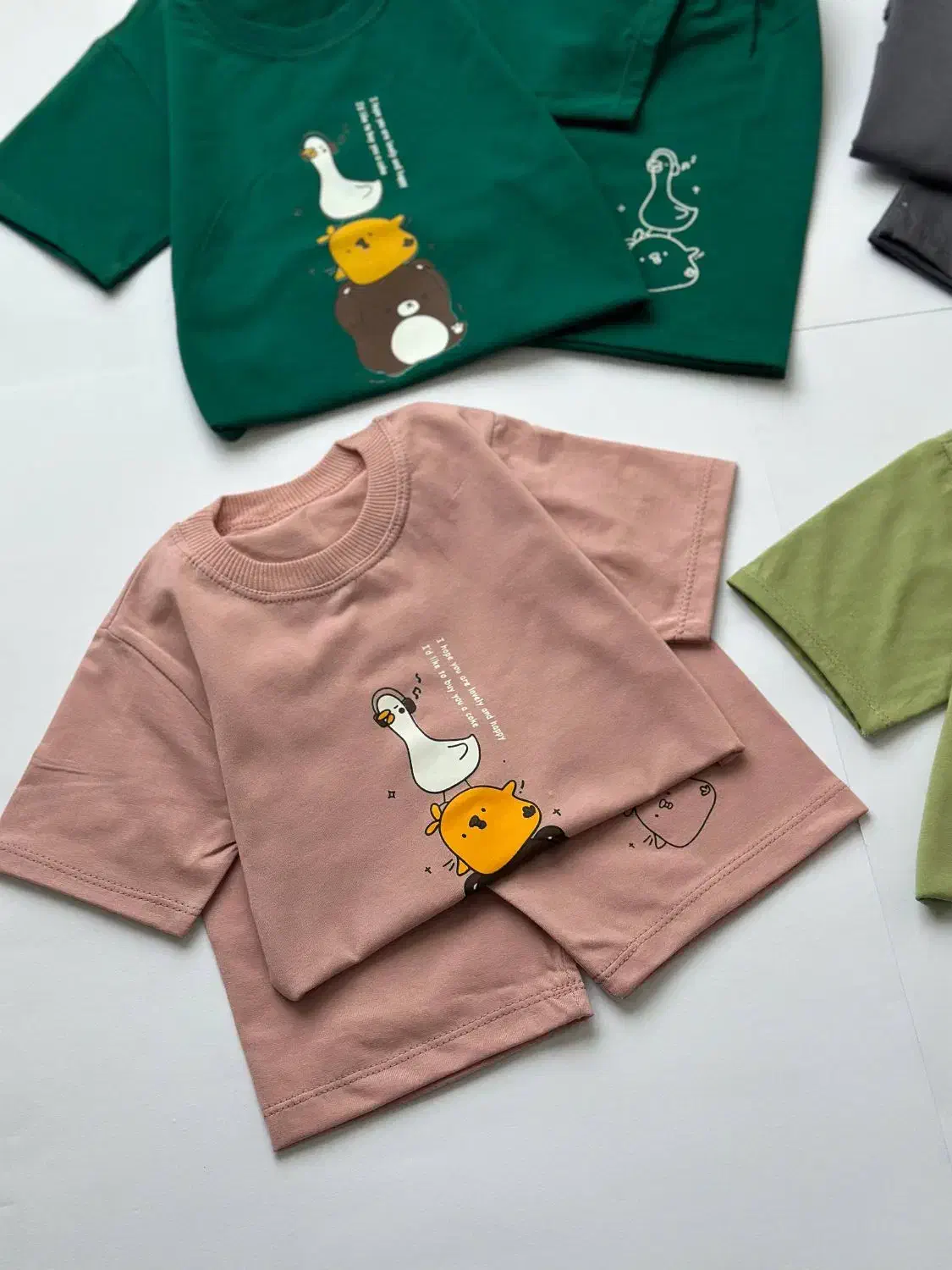 ۲۱۵|کفش و لباس بچه|مشهد, شاهد (شهرک غرب)|دیوار