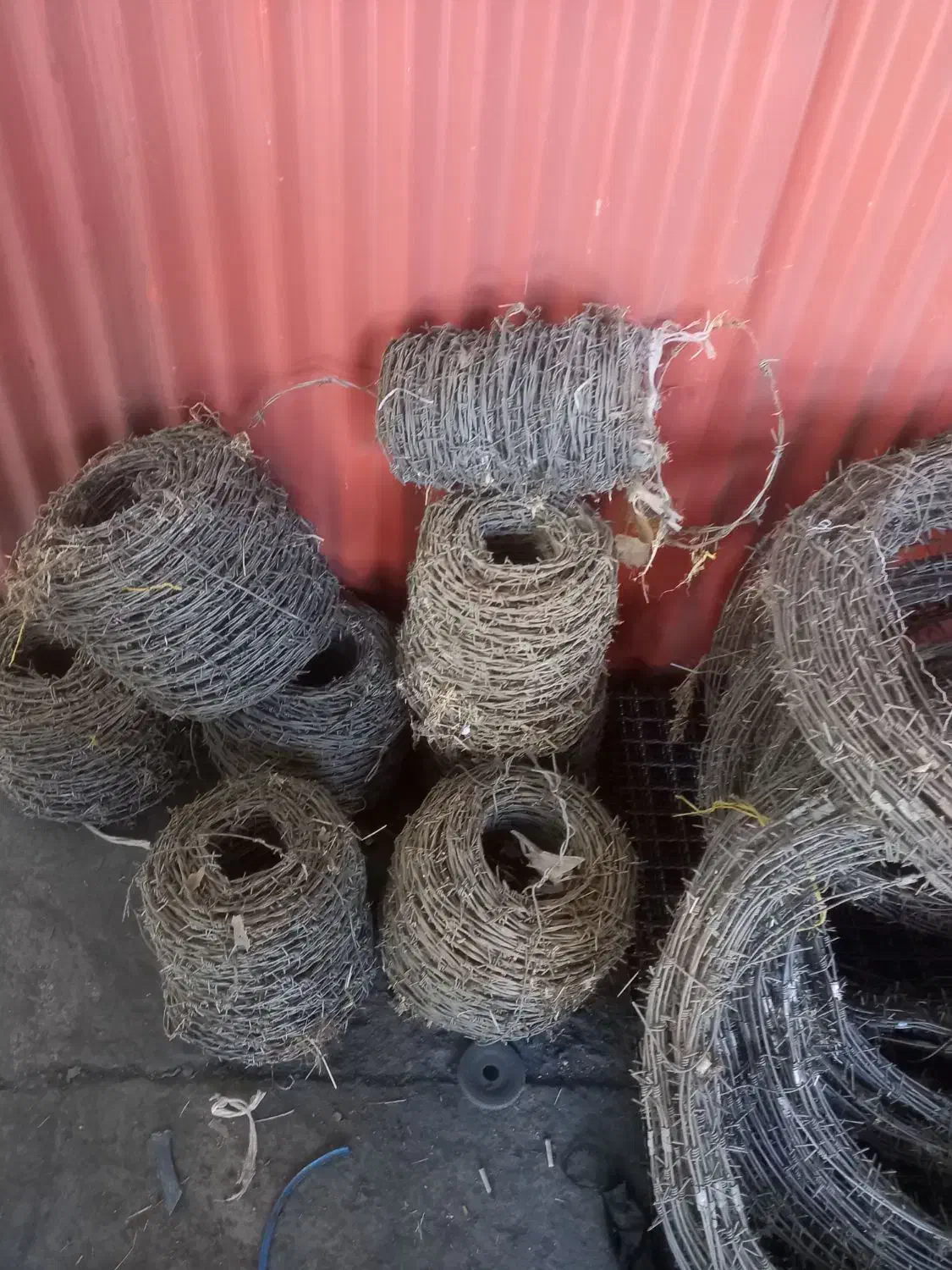 سیم خاردار|مصالح و تجهیزات ساختمان|تیران, |دیوار