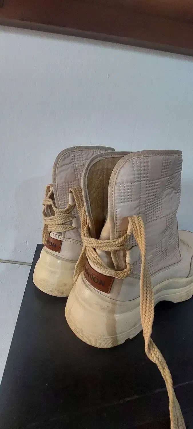 یه جت کفش سایز ۳۹|کیف، کفش، کمربند|مشهد, شهید علی محمدی|دیوار