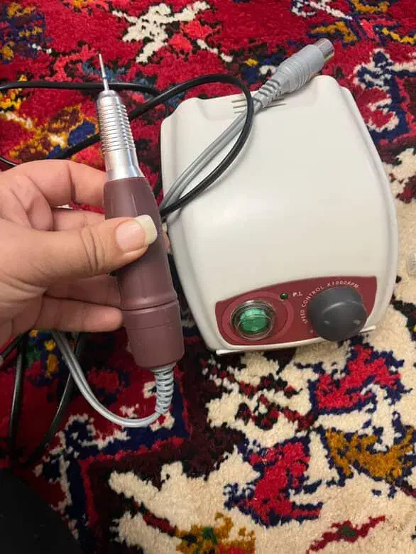 دستگاه ناخن نو نو است|آرایشگاه و سالن‌های زیبایی|اهر, |دیوار