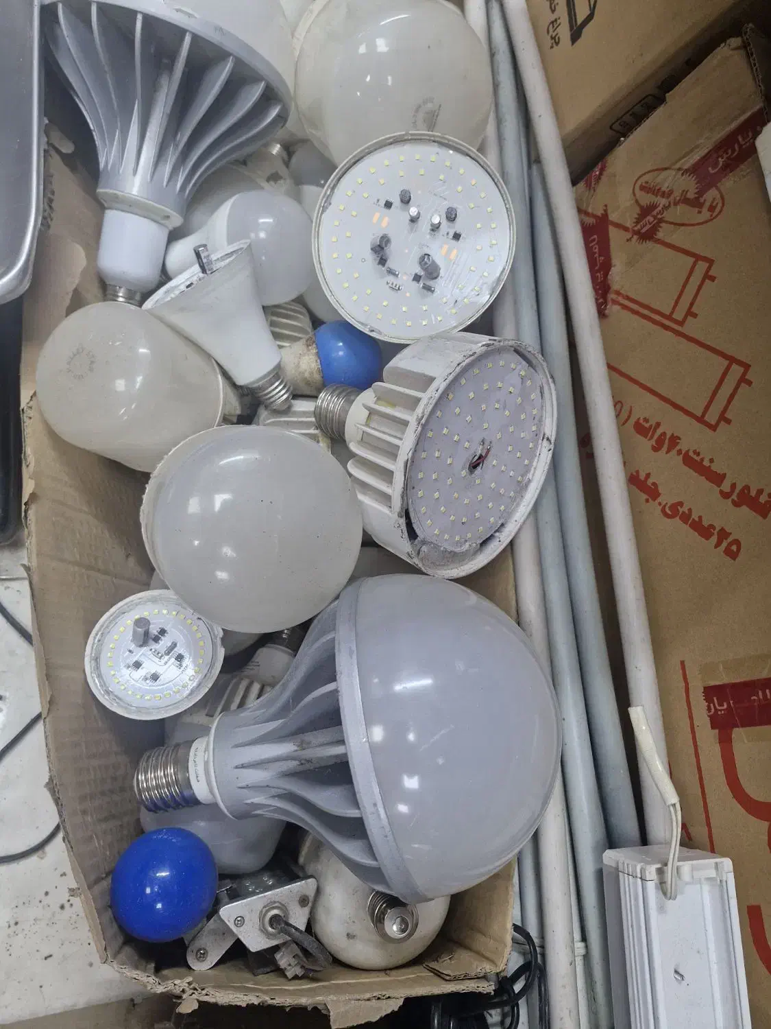 لامپ|لامپ و چراغ|رشت, لاکان|دیوار