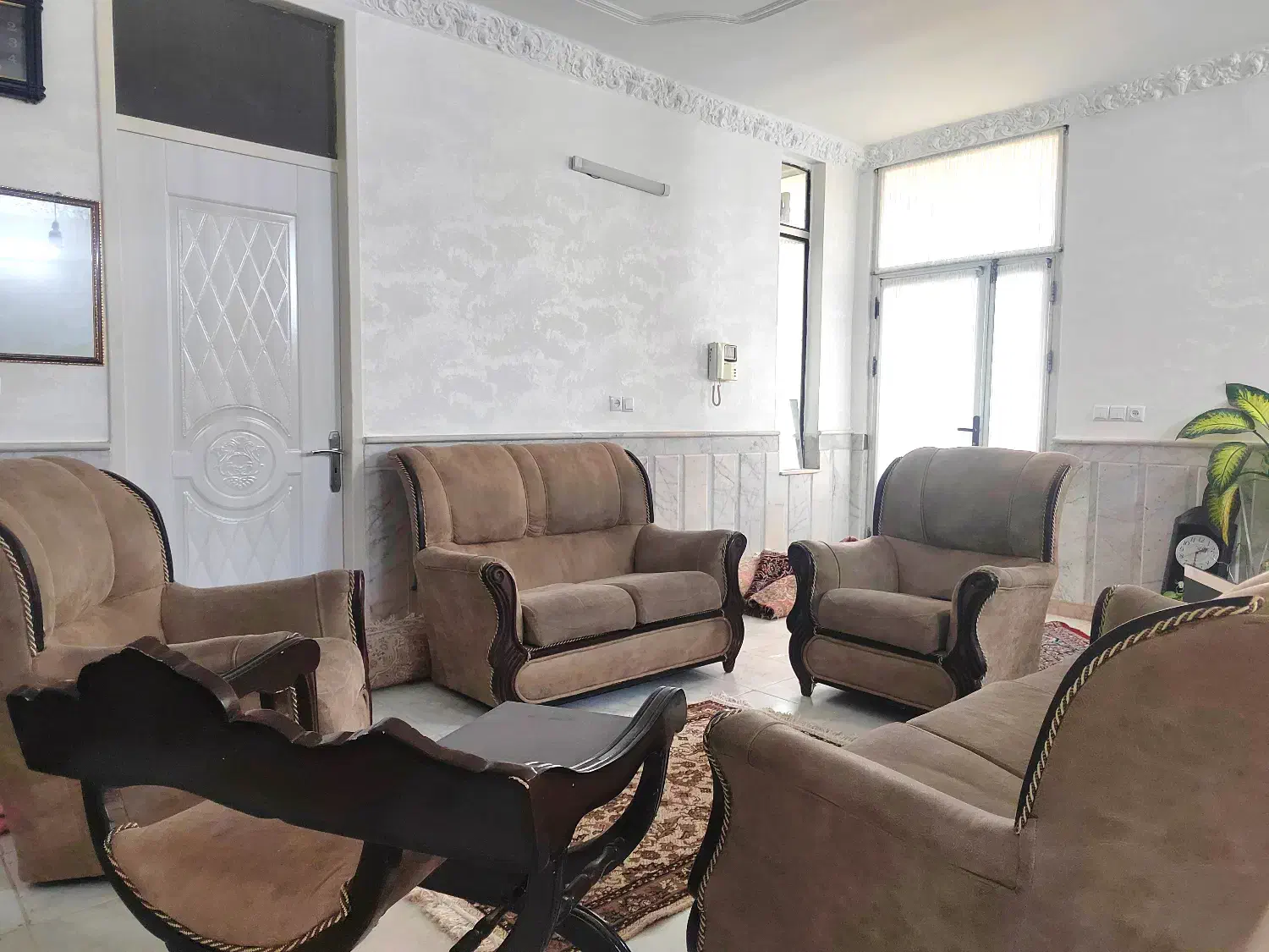 مبلمان ۷نفره و میز تلفن|مبلمان خانگی و میز عسلی|نیشابور, شهرک قدس|دیوار