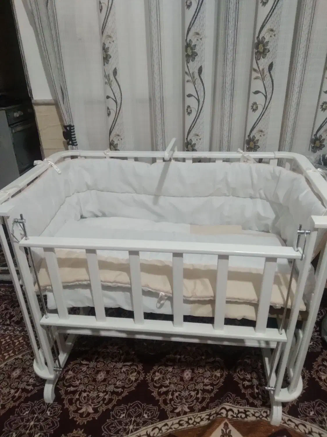 تخت گهواره شو|تخت و صندلی بچه|ساوه, |دیوار