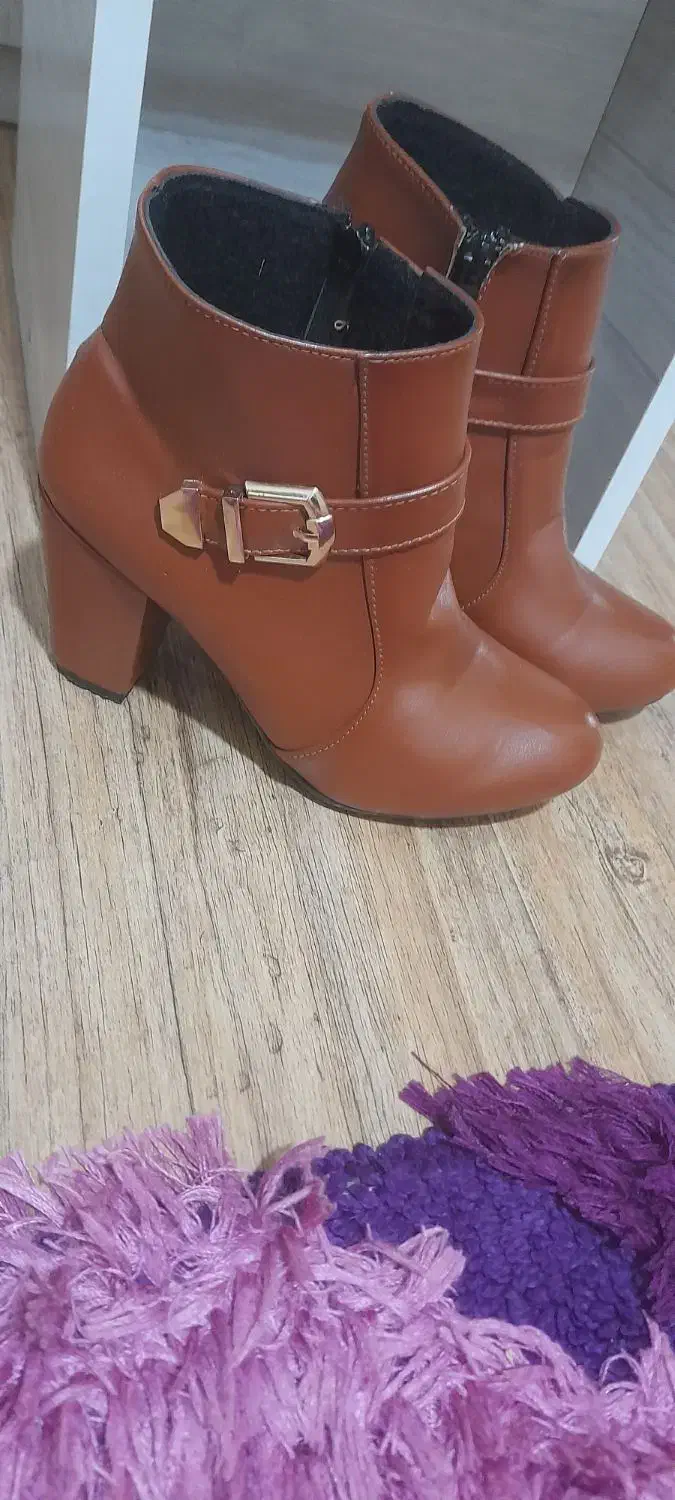 بوت سایز 38 ب 37 میخوره|کیف، کفش، کمربند|بروجرد, |دیوار