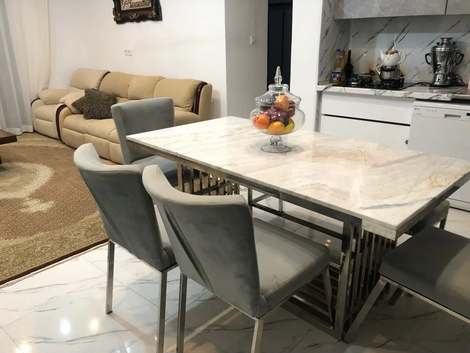 ست نهارخوری و مبل راحتی|مبلمان خانگی و میز عسلی|کرج, باغستان|دیوار