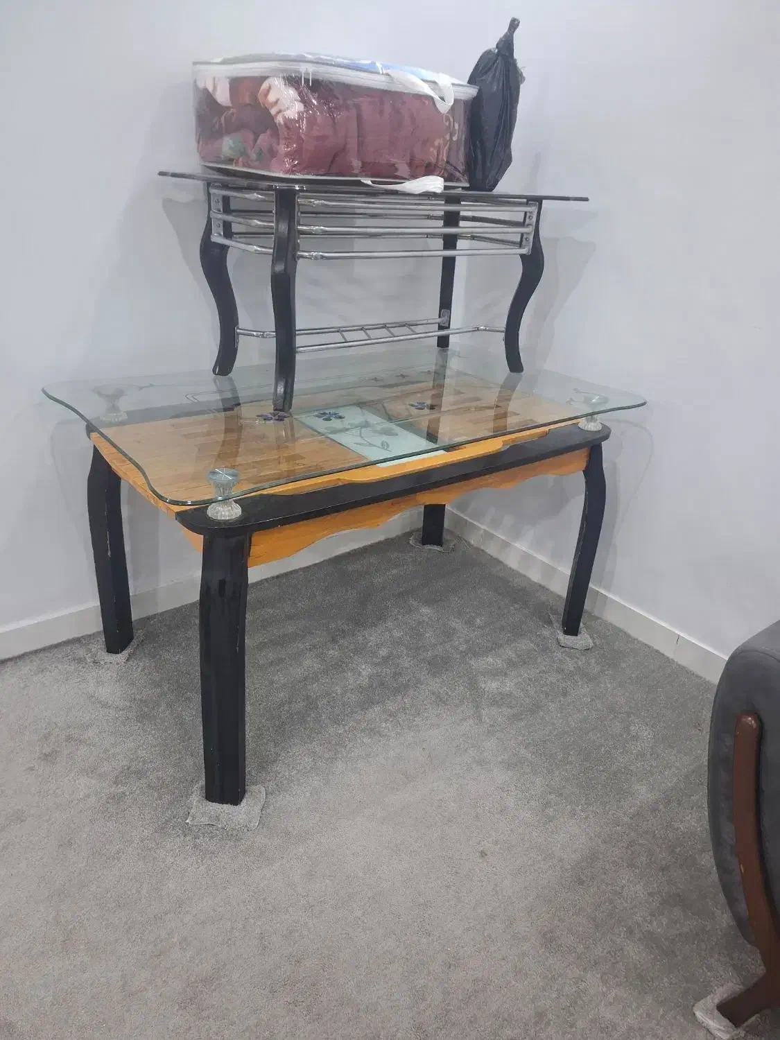 میز چوبی|میز و صندلی غذاخوری|اهواز, گلستان|دیوار