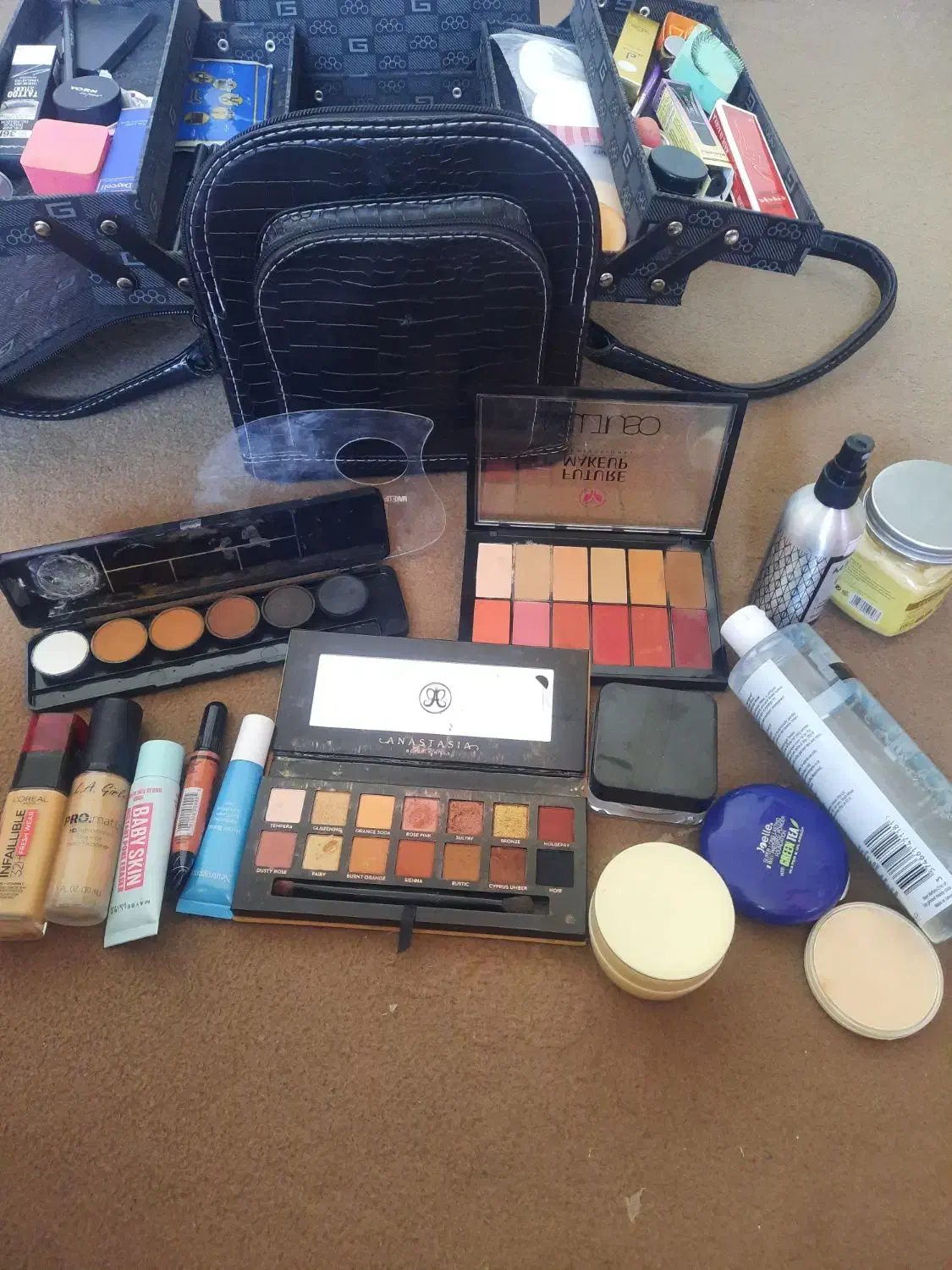 فروش لوازم ارایشی عروس|آرایشی، بهداشتی، درمانی|کازرون, |دیوار