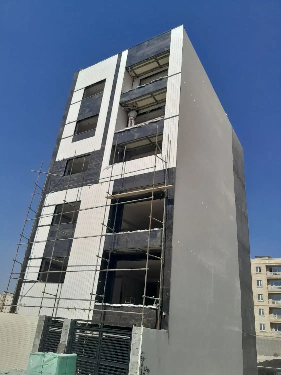 معاوضه آپارتمان تک واحدی (زمین یاماشین سنگین کشنده|فروش آپارتمان|بروجرد, |دیوار