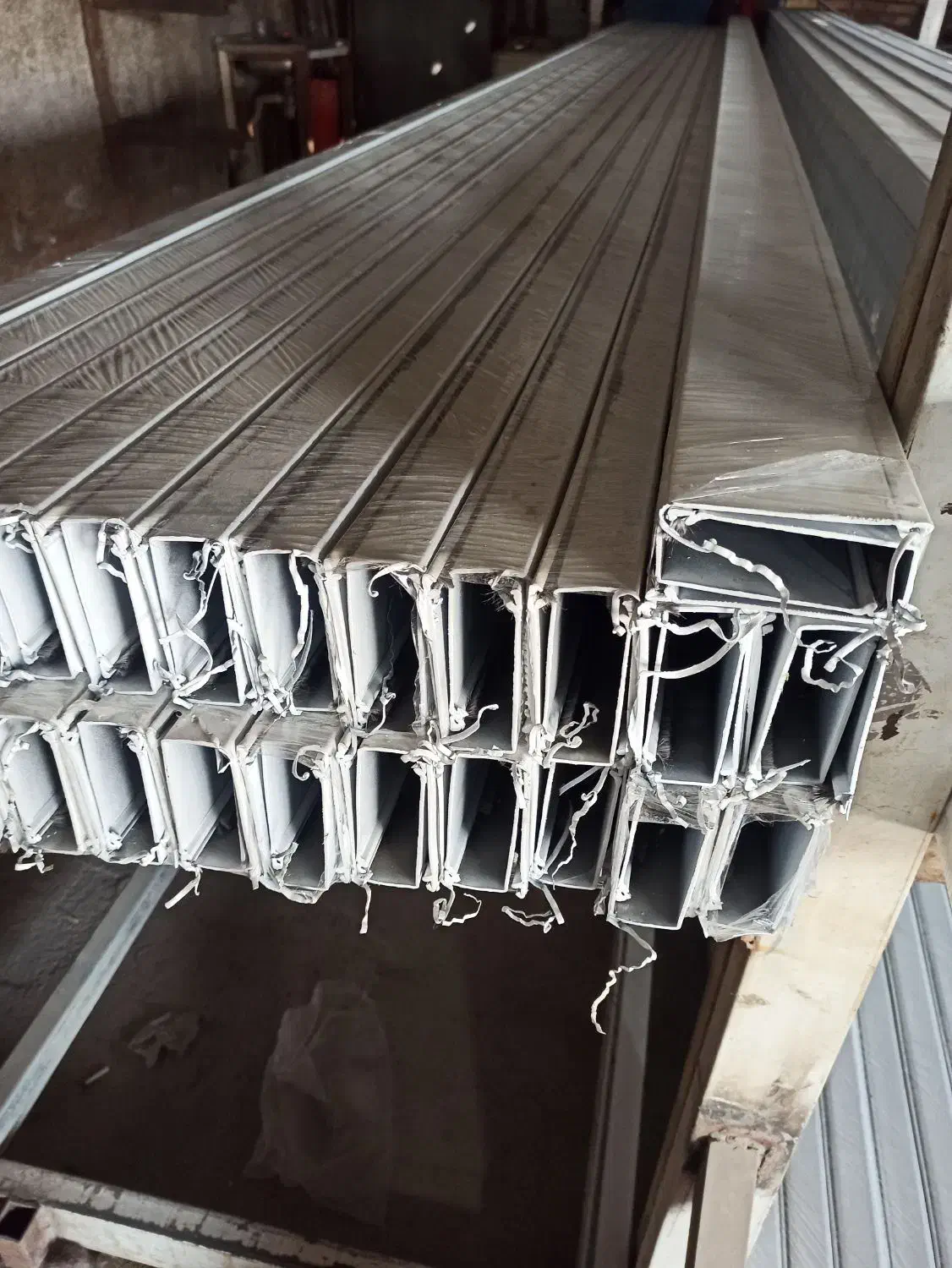 کرکره محافظتی از کارخانه بدون واسطه|مصالح و تجهیزات ساختمان|اندیشه, اندیشه فاز ۴|دیوار