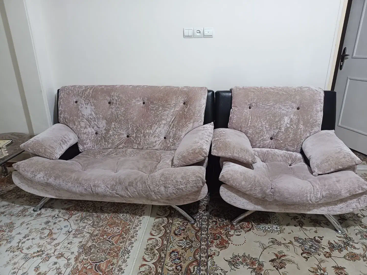 مبل ۷ نفره|مبلمان خانگی و میز عسلی|قم, باجک دو|دیوار