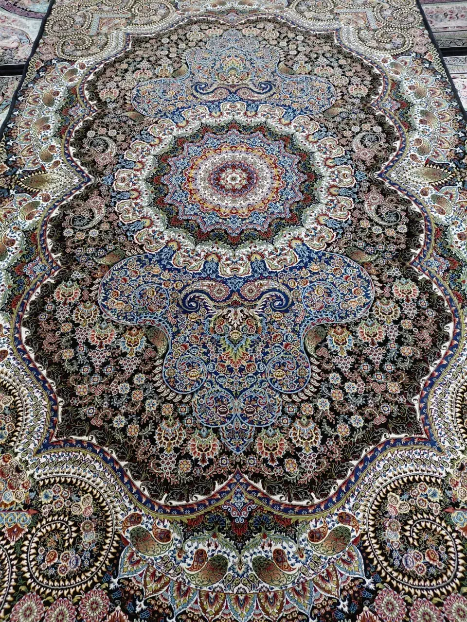 خرید وفروش فرشهای کارکرده درهمه ابعاد|فرش|ورامین, شهرک مدرس|دیوار