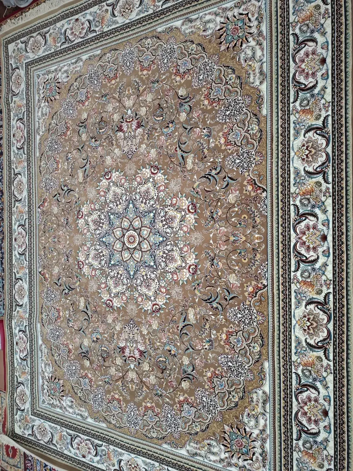 فرش مشهد ۱۲متری ۷۰۰شانه|فرش|مشهد, قائم|دیوار