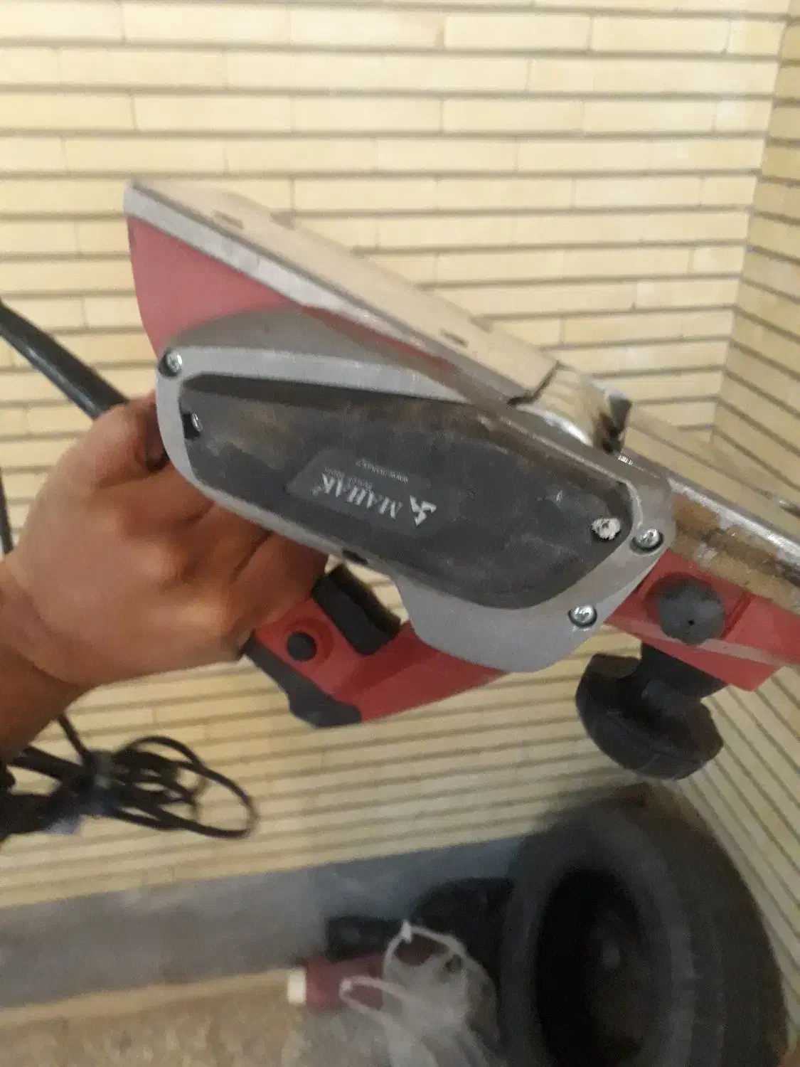 رنده دارای زن نو|ابزارآلات|اصفهان, ملاصدرا|دیوار