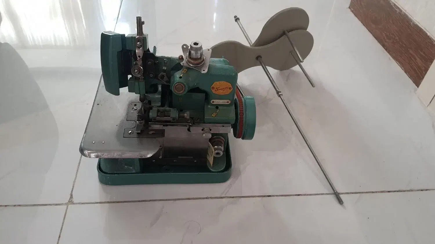 سردوز در حد نو|چرخ خیاطی و ریسندگی|اصفهان, سمسور|دیوار