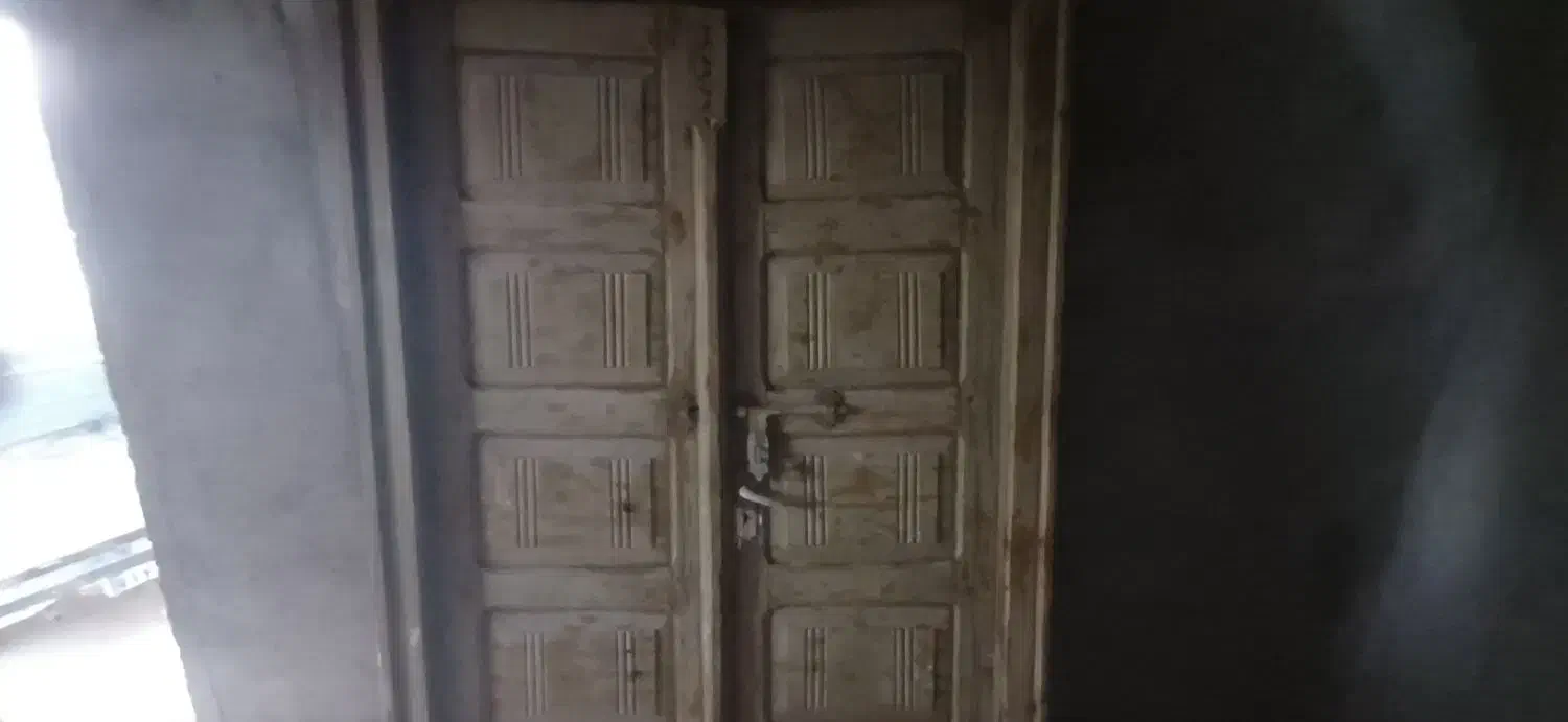 درب چوبی قدیمی در قدیمی|کلکسیون اشیاء عتیقه|قشم, |دیوار