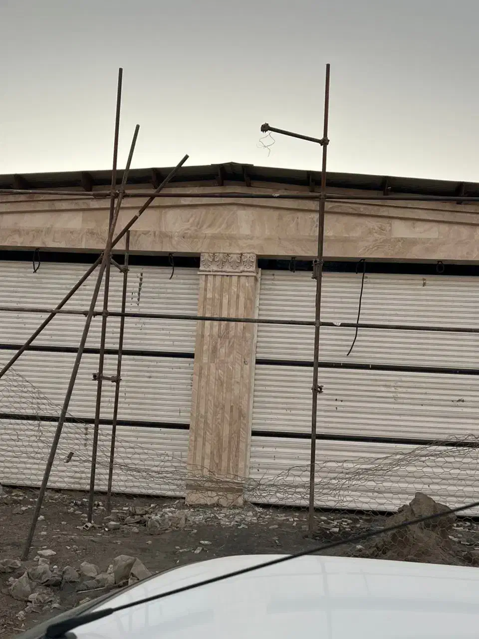 شاگرد برای کاشیکاری و سنگ کاری میخاستم|استخدام معماری، عمران و ساختمانی|زاهدان, |دیوار