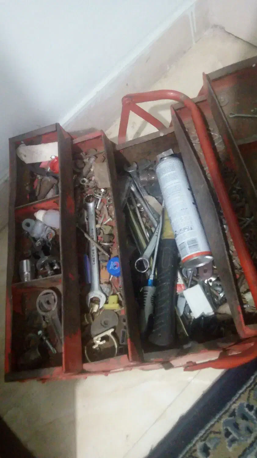 جعبه ابزار فلزی با خود ابزار الات مفت گذاشتم|ابزارآلات|ری, شهرری|دیوار