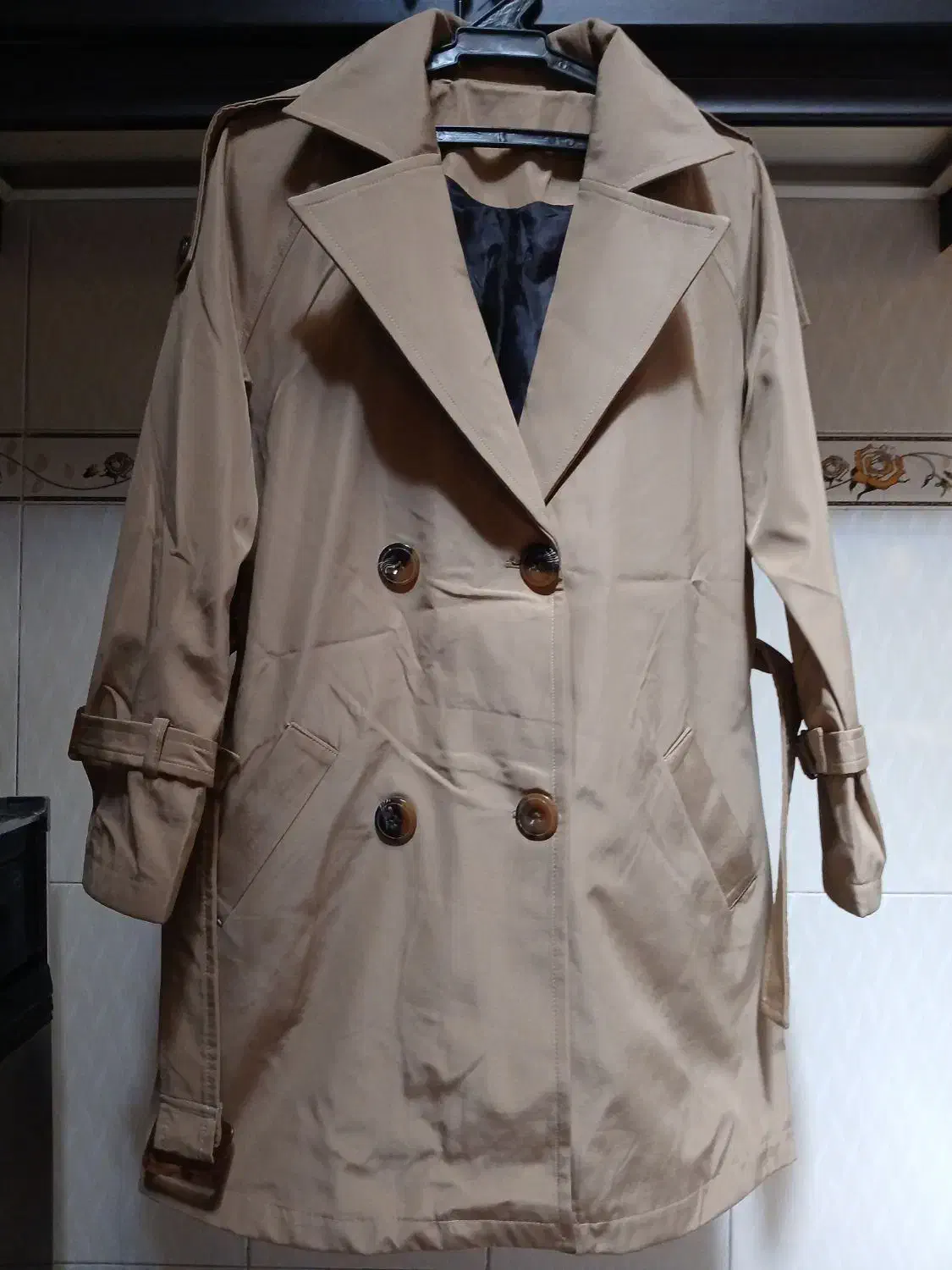 در حد نو|لباس|بهارستان, |دیوار