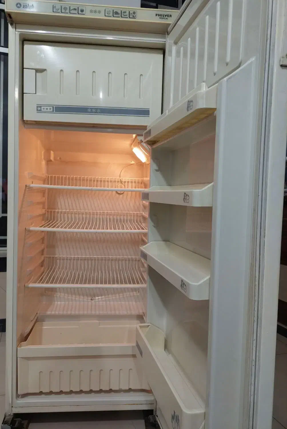 یخچال فیلور|یخچال و فریزر|صحنه, |دیوار