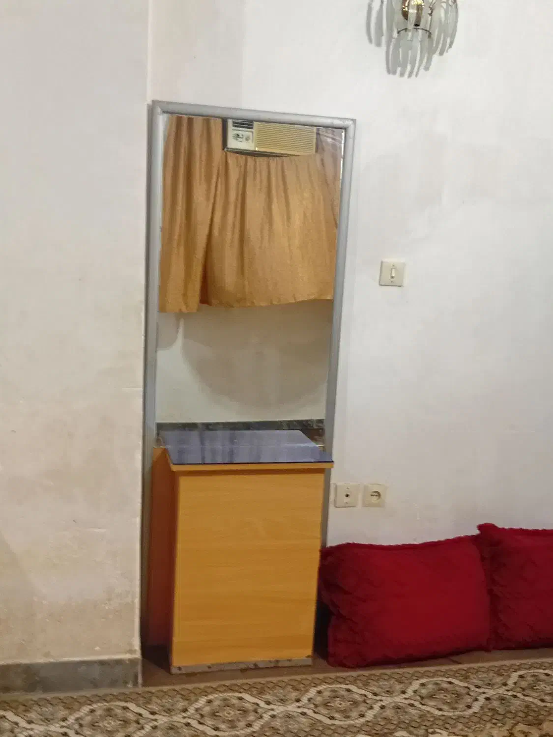 آینه ایستاده قدی جنس چوبی و فلز|آینه|بندرعباس, |دیوار