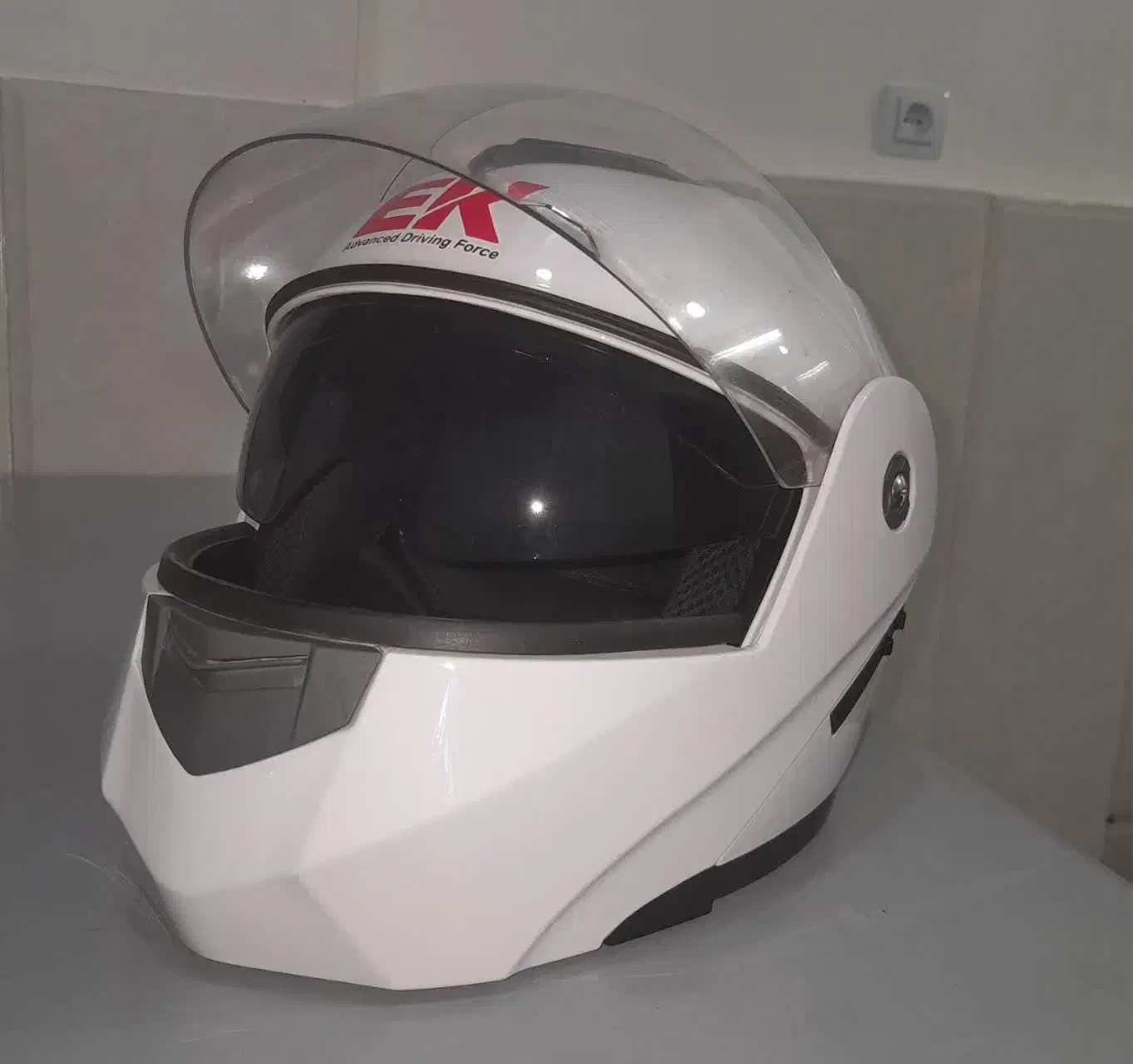 کلاه کاسکت فک متحرک و عینک برند EK|قطعات یدکی و لوازم جانبی|خمینیشهر, |دیوار