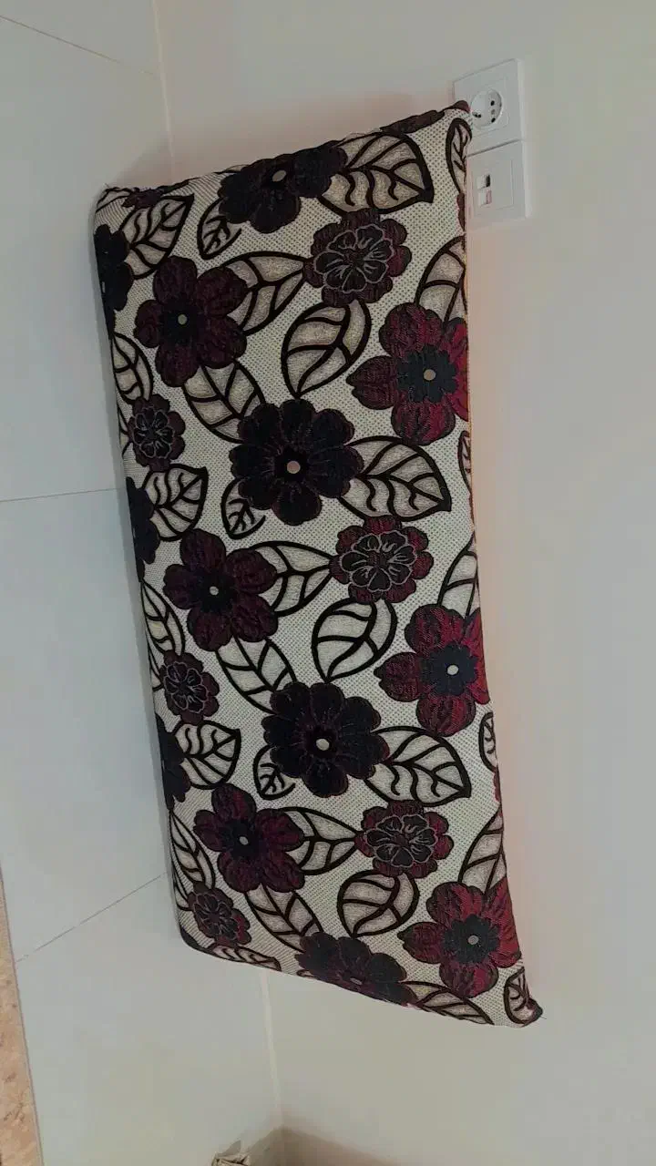 پشتی تازه بار شده وکاملا نو|پشتی|تربت جام, والفجر|دیوار