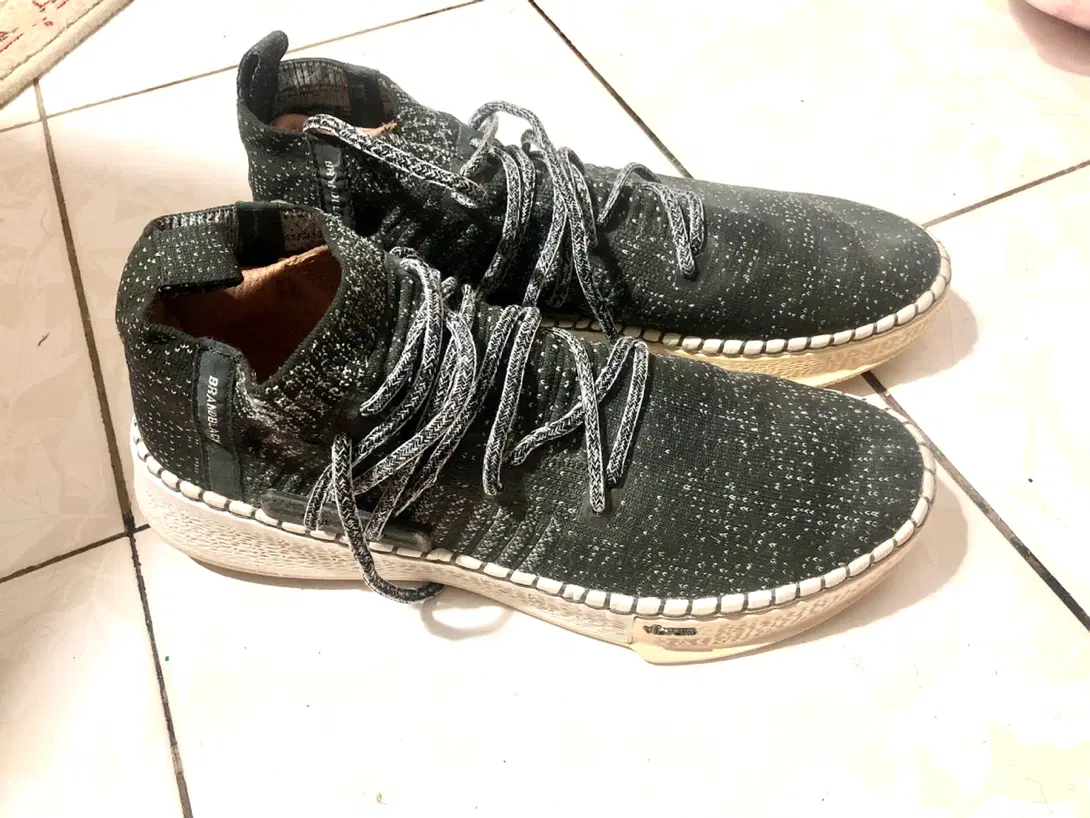 کتونی Brand black اورجینال سایز ۴۵-۴۶|کیف، کفش، کمربند|تهران, شهرک غرب|دیوار