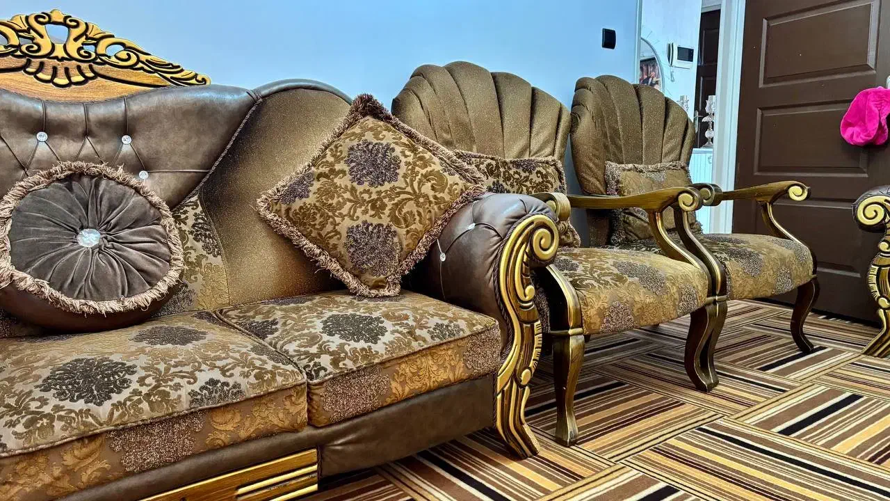 فروش یک دست مبل ۷ نفره به همره عسلی و جلو مبلی|مبلمان خانگی و میز عسلی|مهاجران, |دیوار