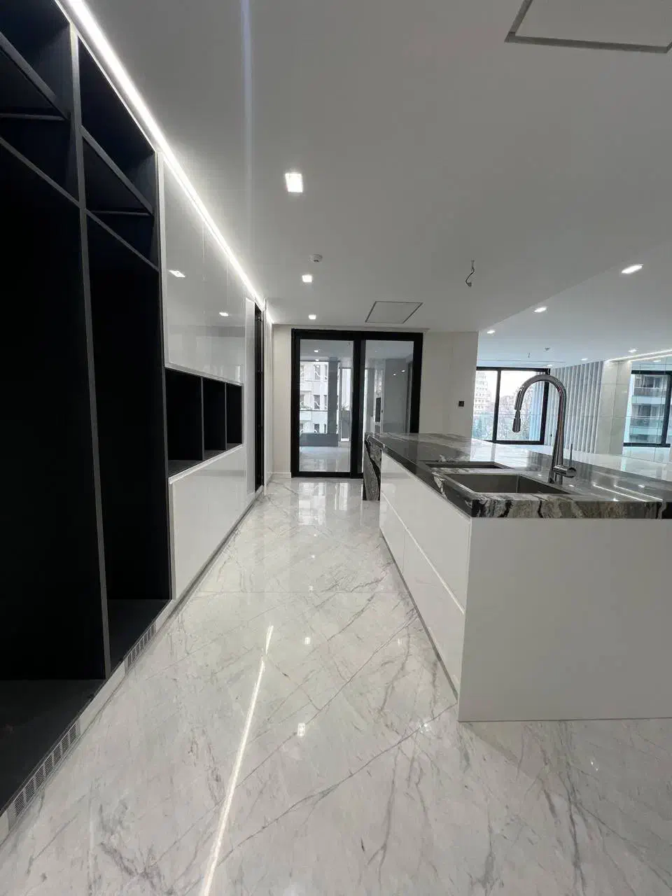 ۳۴۰متر زعفرانیه چهار خواب مستر