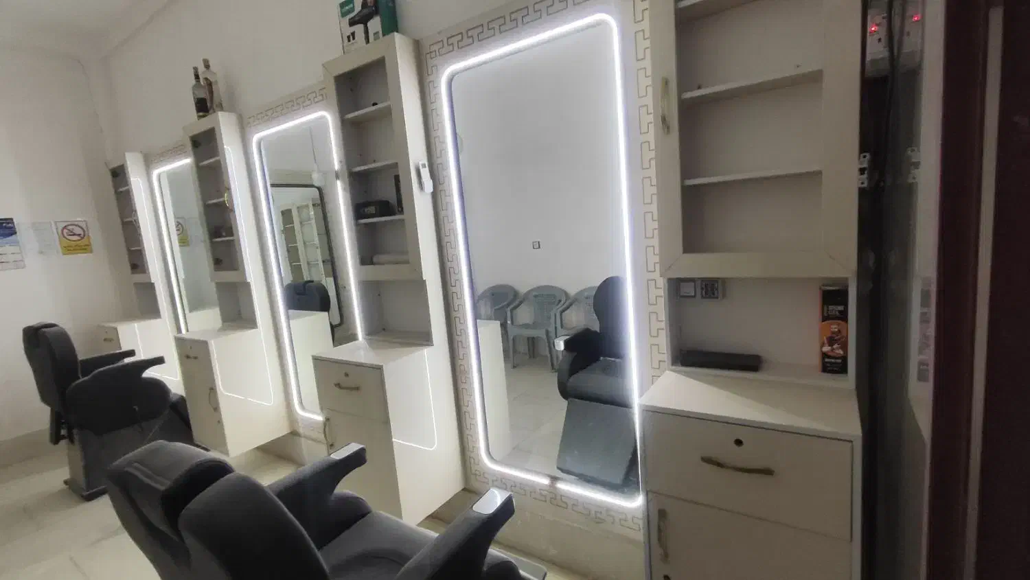 دکر آسیون آرایشگاه|آرایشگاه و سالن‌های زیبایی|سراوان, |دیوار