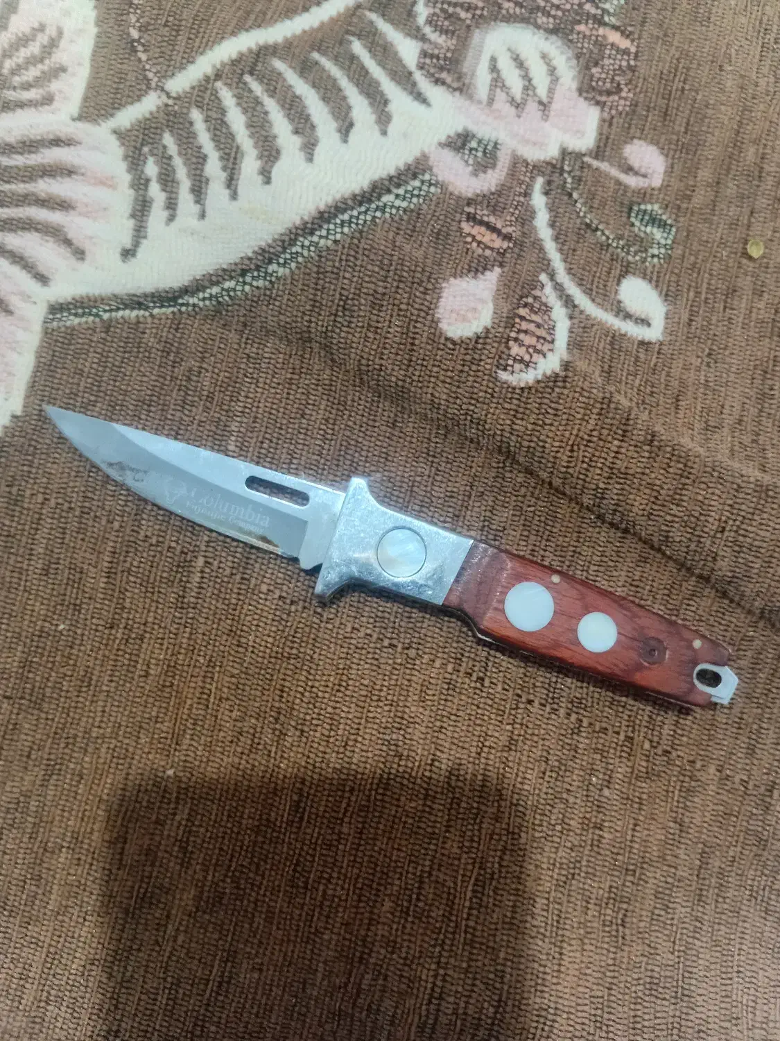 چاقو کلمبیا|کوهنوردی و کمپینگ|اسلام‌شهر, شهرک واوان|دیوار