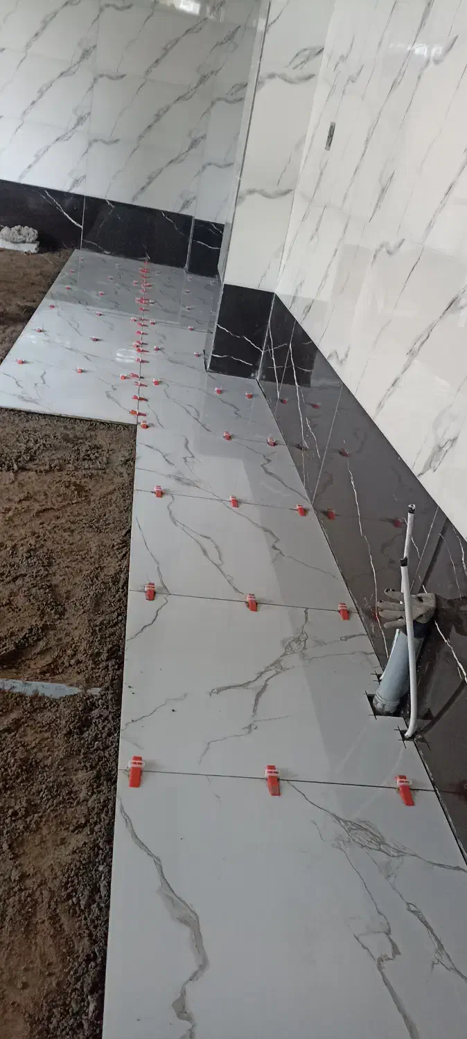 کاشی‌کاری و دیوارـ چینی با ابزار مدرن کیفیت تضمینی|خدمات پیشه و مهارت|پارس‌آباد, |دیوار